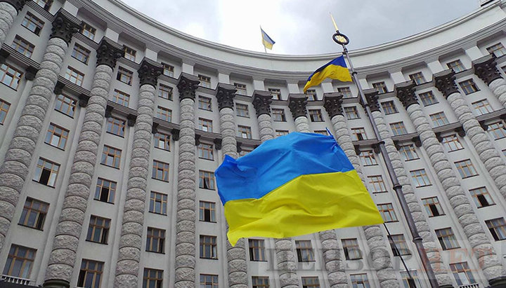 The Cabinet of Ministers of Ukraine decided to prolong the coronavirus quarantine for another 30 days. Photo: comments.ua