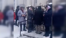 Media: Police block entrance to the church for UOC believers in vlg Dilove