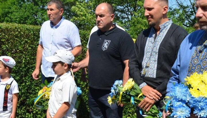 The Zolochiv mayor attended the event in a T-shirt with the SS