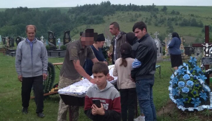 A funeral in Bodaky. Photo: UOC Information and Education Department