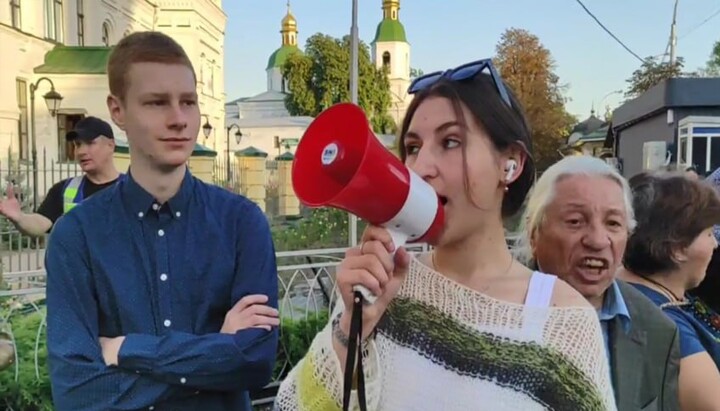 Provocateurs near the Kyiv-Pechersk Lavra. Photo: Telegram channel