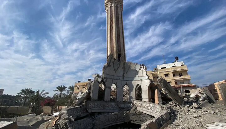Israel destroys Gaza's Grand Mosque