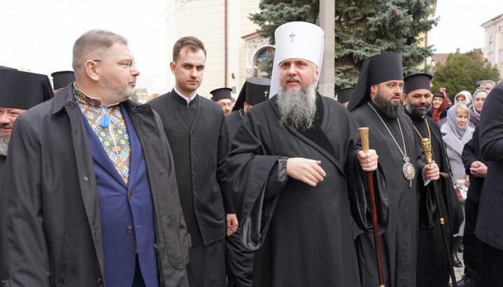Dumenko promises Romanian-speaking communities comfortable conditions in the OCU. Photo: