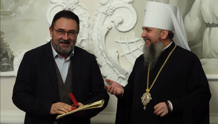 MP Mykyta Poturaev and the head of the UOC Epifaniy Dumenko. Photo: a video screenshot of the YouTube-channel