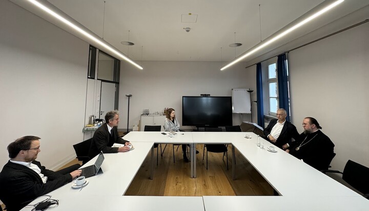 A meeting of the hierarch of the UOC in the city of Freising with the leadership of the charity fund