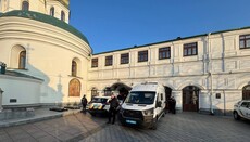 Ukrainian Ministry of Culture and Police Arrive to “Inventory” Holy Relics at the Lavra