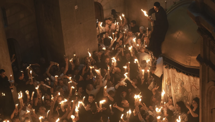 The Holy Fire Descends in Jerusalem: God is With Us!