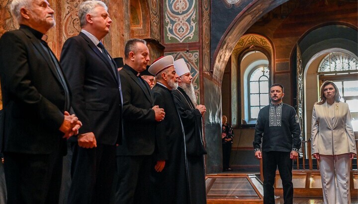 Zelensky Attends Ecumenical Prayer Service at Sophia Cathedral