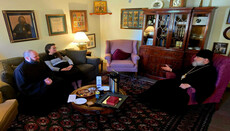 Abp. Daniel Visits Midwest Seminarians at St. Tikhon’s and St. Vladimir’s Seminaries